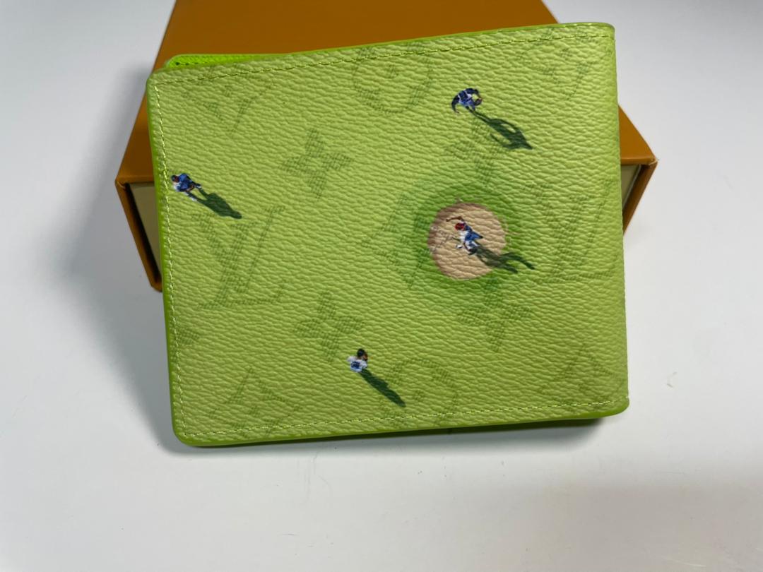 Louis Vuitton Baseball Men's Wallet 100% Authentic Leather Bifold with Box