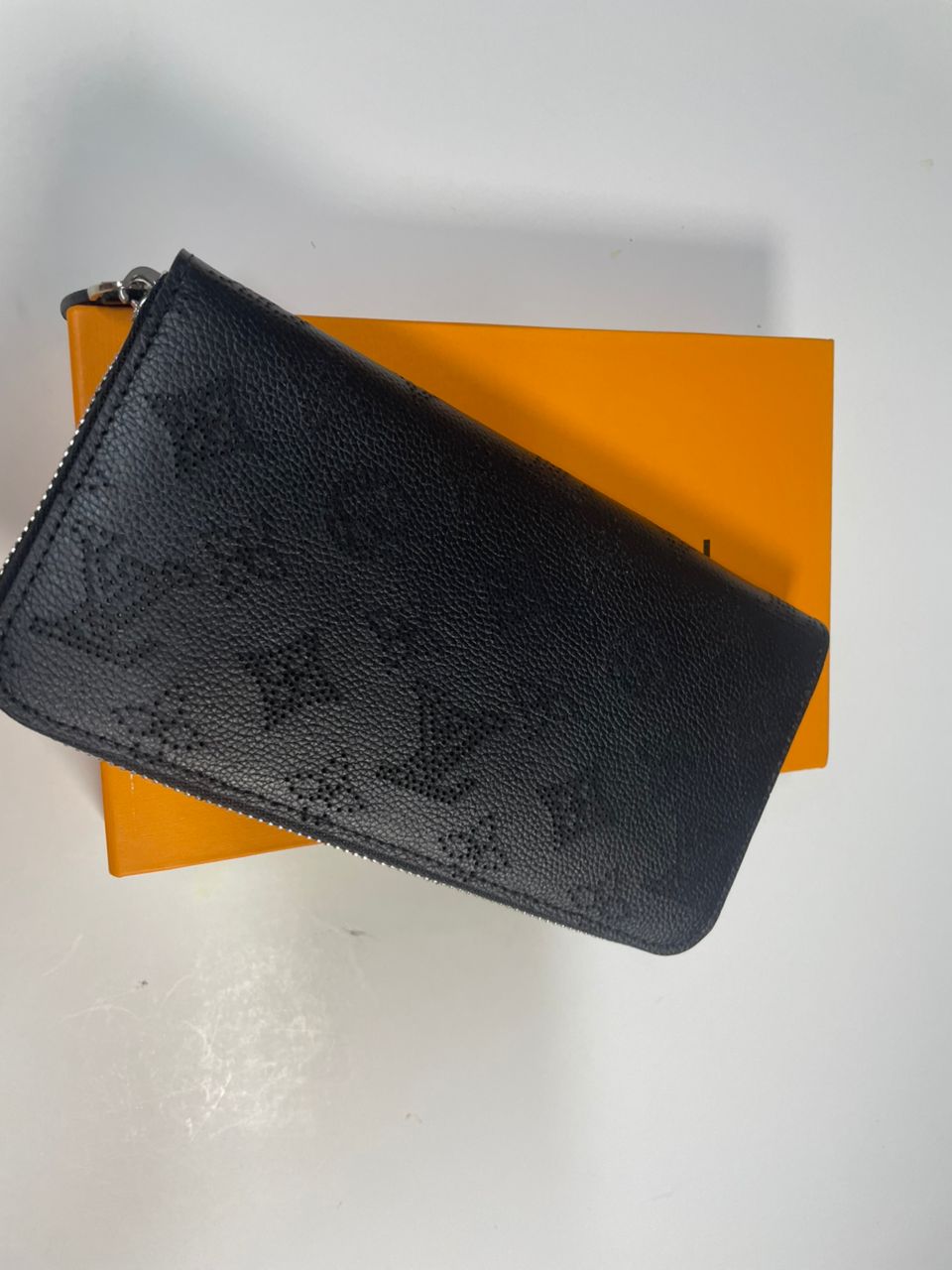 Louis Vuitton Mahina Iris Noir Wallet Black Leather Women's Wallet with Box & Dust Bag