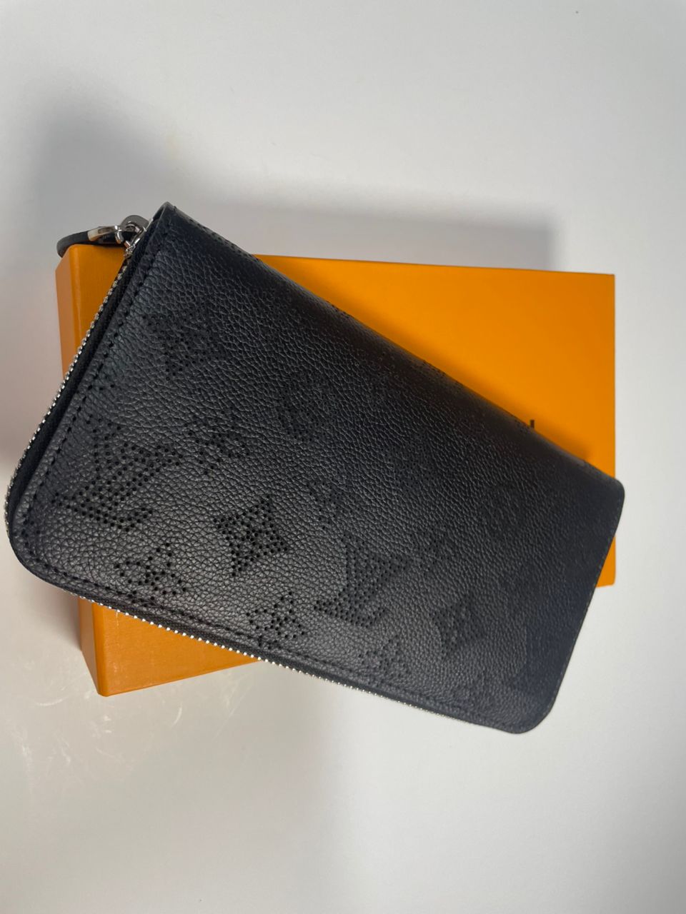 Louis Vuitton Mahina Iris Noir Wallet Black Leather Women's Wallet with Box & Dust Bag