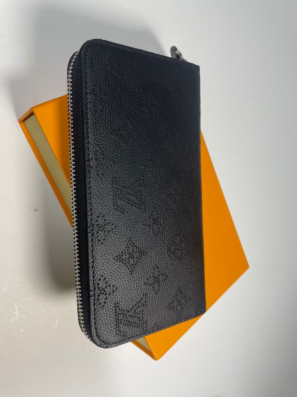 Louis Vuitton Mahina Iris Noir Wallet Black Leather Women's Wallet with Box & Dust Bag