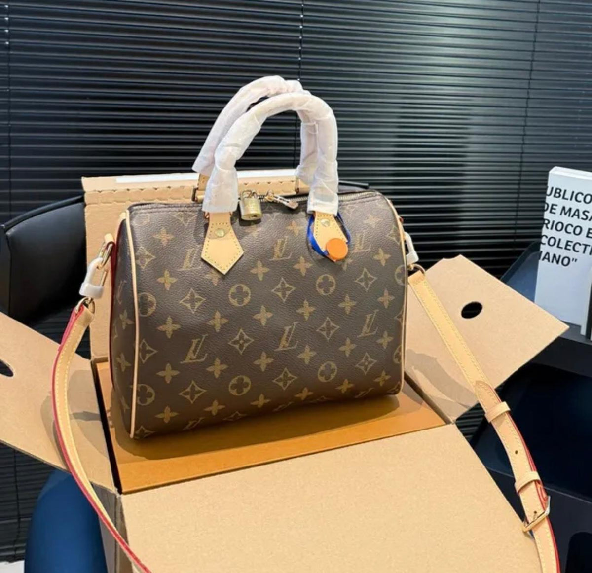 Louis Vuitton Speedy Bandoulière — Monogram Canvas