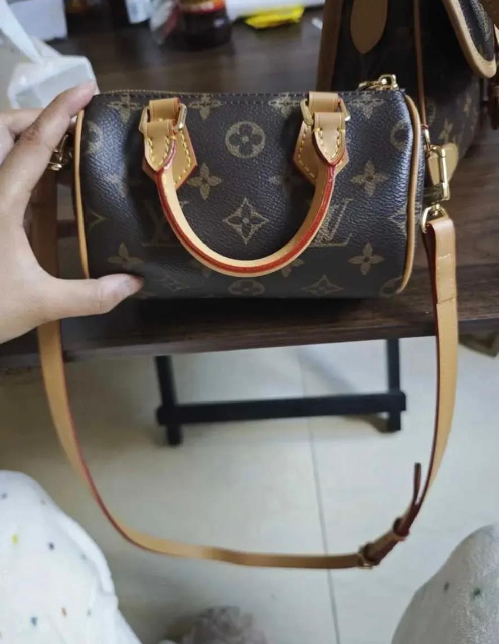 Louis Vuitton Speedy Bandoulière — Monogram Canvas